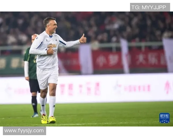 当今足球界的十位超级明星及其辉煌成就解析