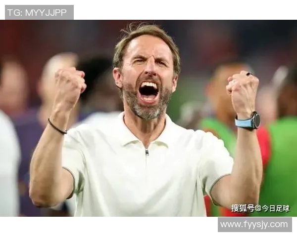 足球明星扮大爷的背后故事揭秘及其对球迷的影响分析