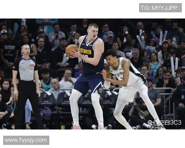 掘金与马刺常规赛精彩对决回顾及赛季表现分析